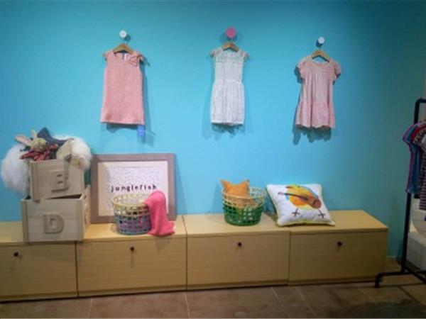 丛林的鱼时尚童装店铺展示