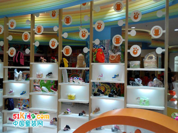 四季熊童鞋店铺展示