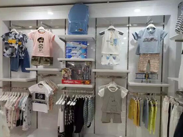加菲A梦时尚童装店铺展示