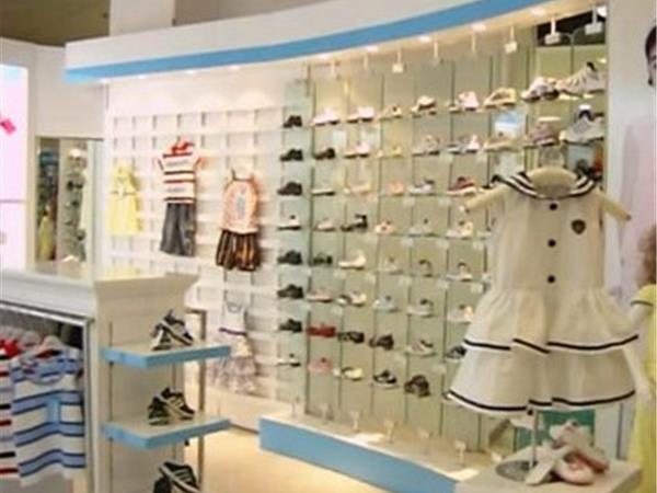 富罗迷时尚童装店铺展示