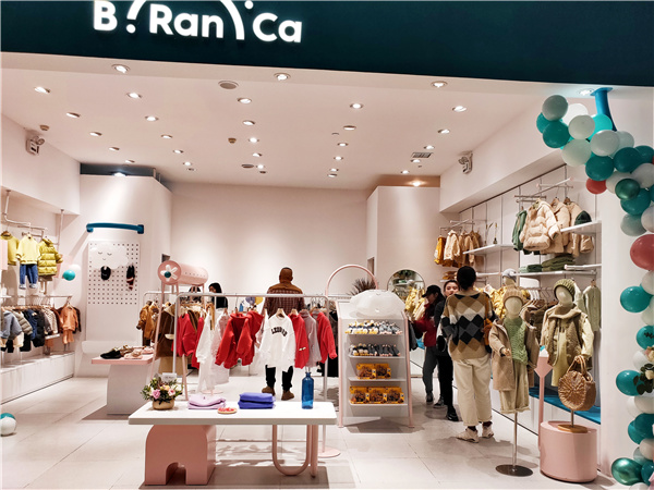 布兰卡潮牌店铺展示