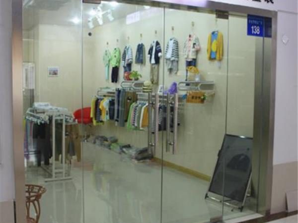 小南瓜韩版童装店铺展示