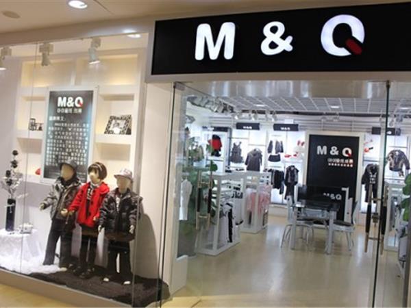麦秋时尚童装店铺展示