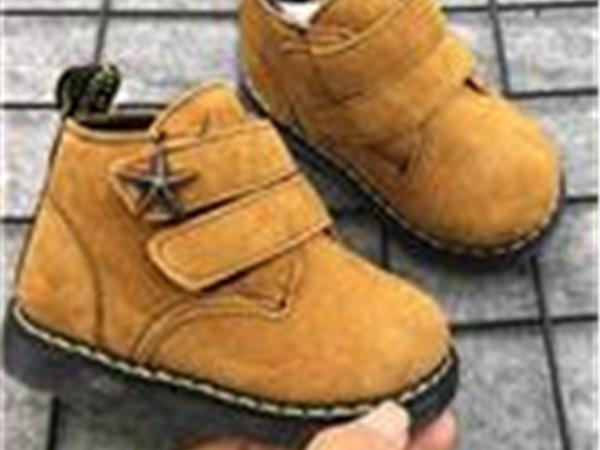 小兔哥婴童装店铺展示