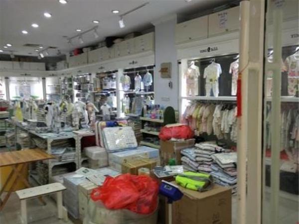 婴尚婴童装店铺展示