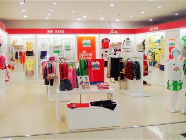 雀太郎青少年装店铺展示