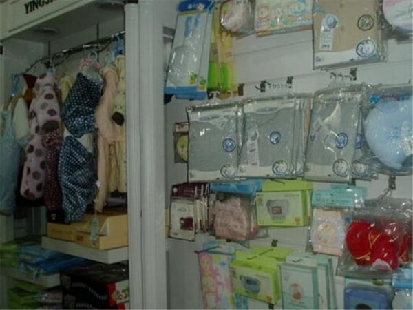 婴尚婴童装店铺展示