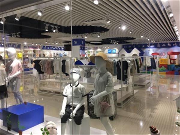 米奇城堡时尚童装店铺展示
