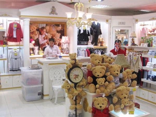 精典泰迪时尚童装店铺展示