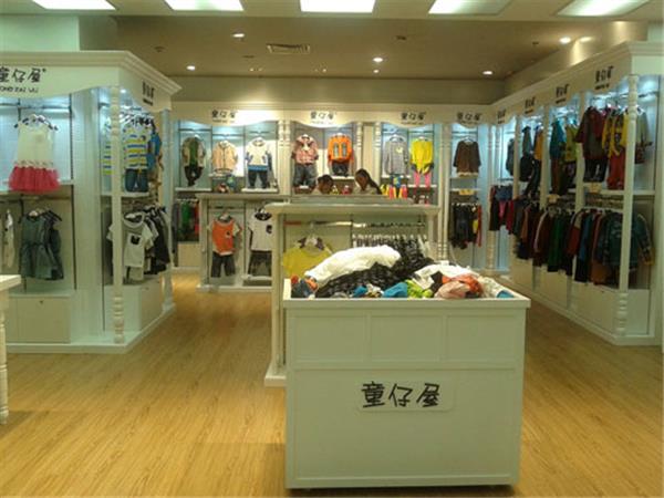 童仔屋时尚童装店铺展示