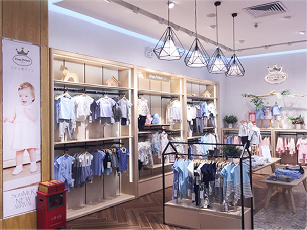 可拉·比特婴童装店铺展示