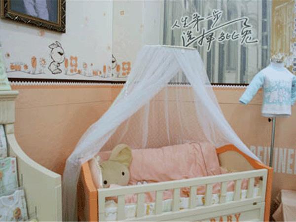 多比兔婴童装店铺展示