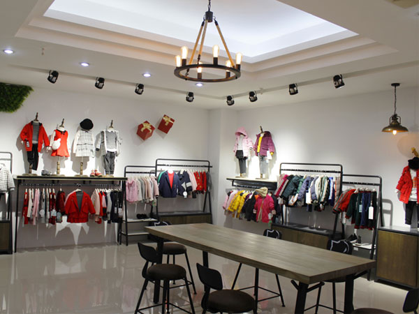 玛宝乐婴童装店铺展示