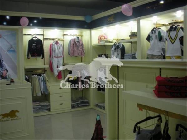 查理兄弟时尚童装店铺展示