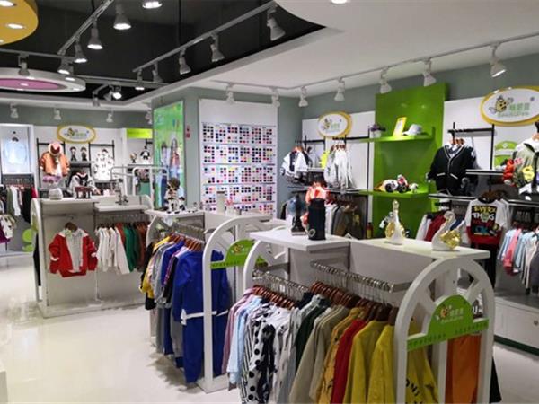 班尼豆时尚童装店铺展示