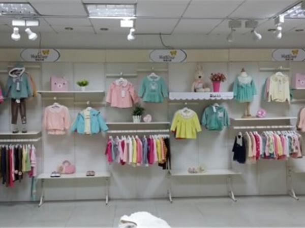 奈迪贝熊时尚童装店铺展示