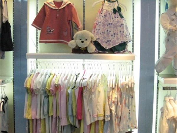 凡爱宝贝婴童装店铺展示