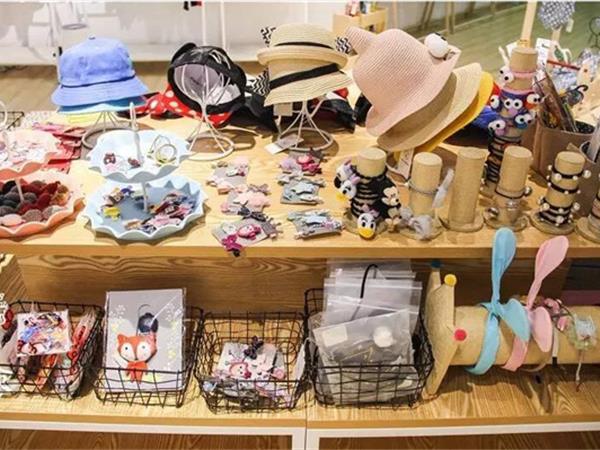 大茜小点青少年装店铺展示