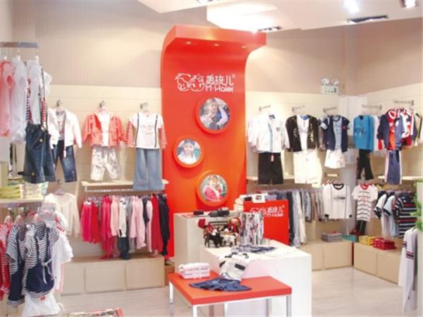 美孩儿青少年装店铺展示