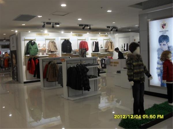 卡思恩泽青少年装店铺展示