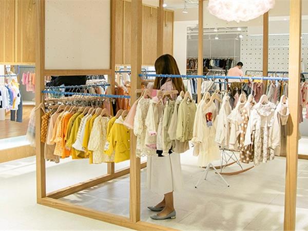 洛小米青少年装店铺展示