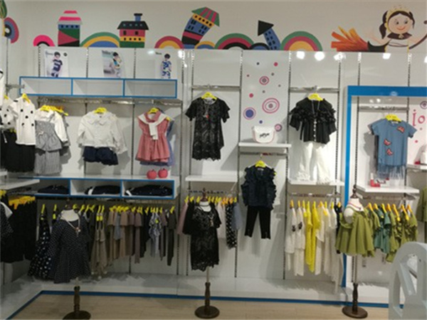 魔法叮铛青少年装店铺展示