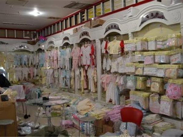 婴尚婴童装店铺展示