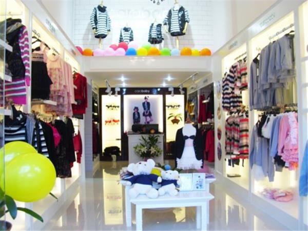卡拉贝贝青少年装店铺展示