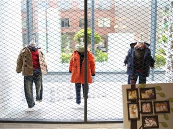 唛可米儿时尚童装店铺展示