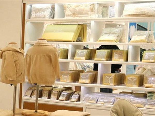 全棉时代婴童装店铺展示