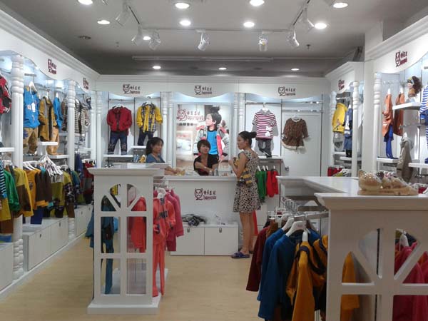 快乐丘比青少年装店铺展示