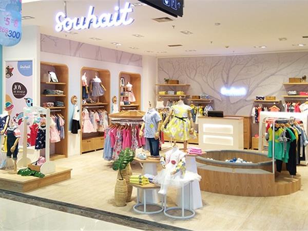 水孩儿青少年装店铺展示