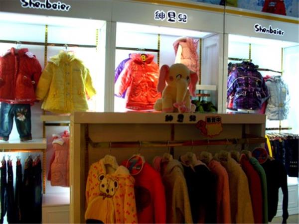绅贝儿婴童装店铺展示