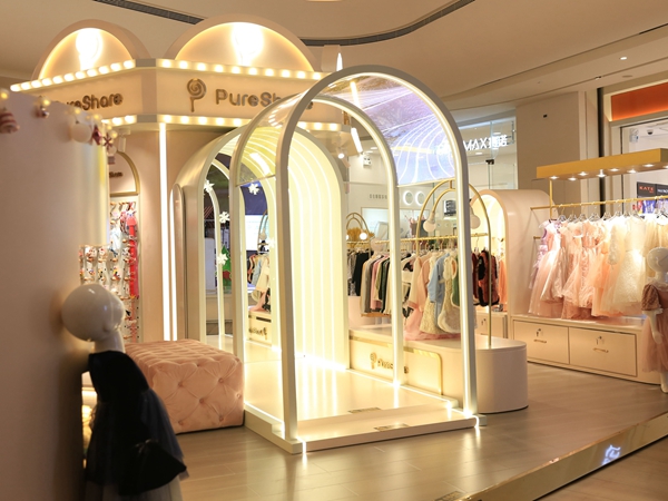 蓬纱馆青少年装店铺展示