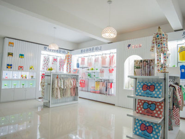 可乐米时尚童装店铺展示