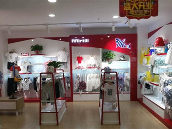 小鲨诺拉时尚童装店铺展示