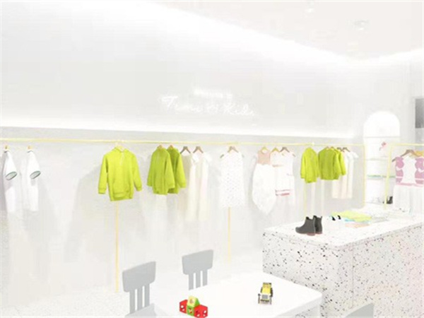 褆米青少年装店铺展示