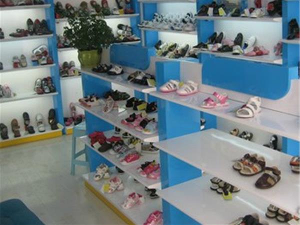 富罗迷时尚童装店铺展示