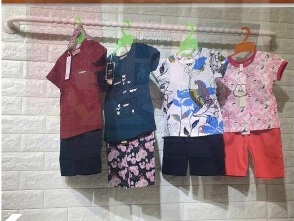 松韩屋青少年装店铺展示