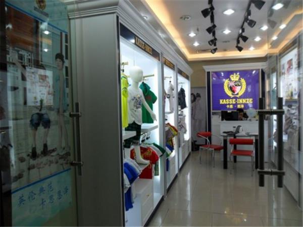 卡思恩泽青少年装店铺展示
