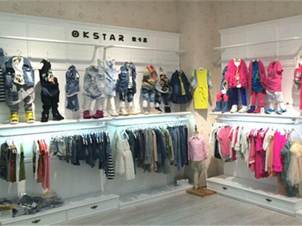 欧卡星时尚童装店铺展示
