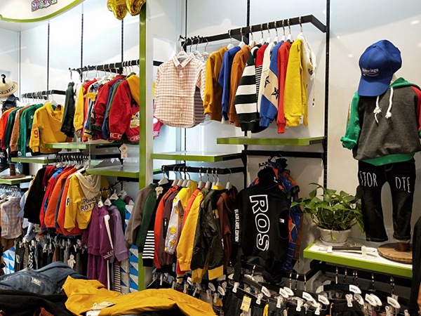 淘猫城堡时尚童装店铺展示
