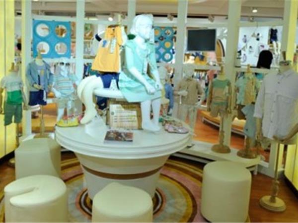 比比安时尚童装店铺展示