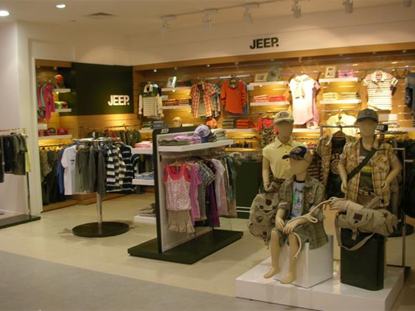 Jeep青少年装店铺展示