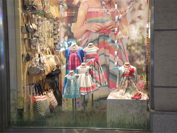 美亚展示青少年装店铺展示