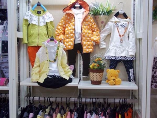 美孩子青少年装店铺展示