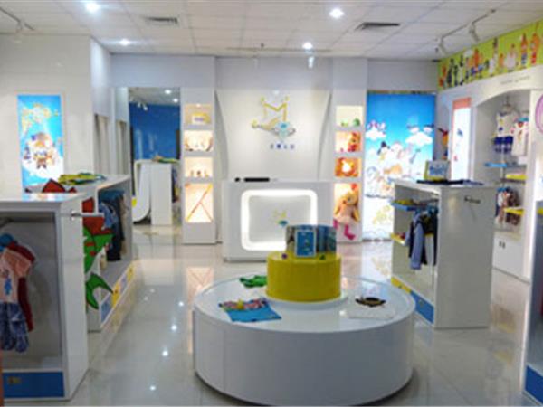 天熹乐园时尚童装店铺展示