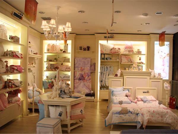 罗莱儿童婴童装店铺展示
