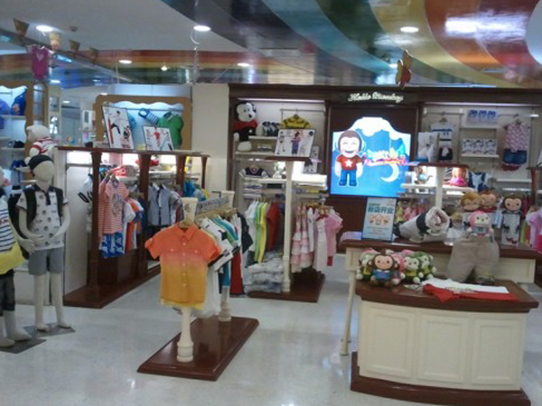 哈乐猴青少年装店铺展示