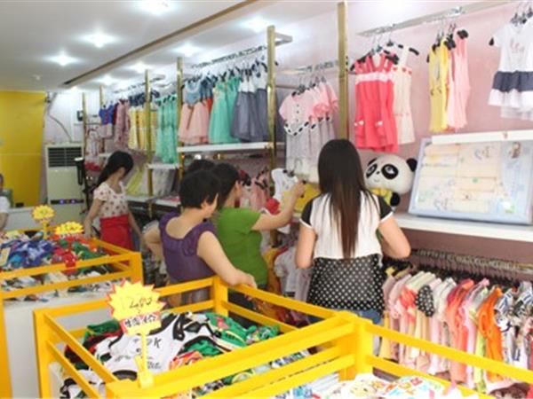e童依派青少年装店铺展示